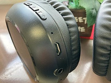 低価格なのに高品質!1,100円のダイソーBluetoothヘッドホンは売り切れ必至の神アイテム!?