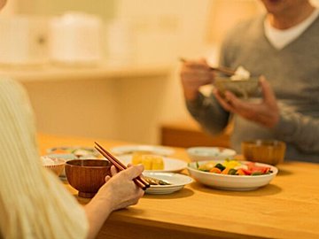 笑顔の奥で離婚を企む夫。夫が密かに離婚を考える3つの事例