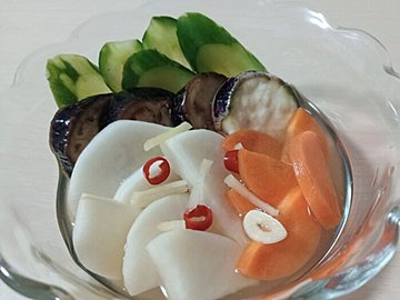 「ヨーグルトの汁」はそのまま捨てないで!驚くほどおいしい水キムチの作りかた