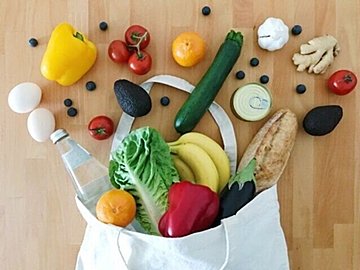 栄養価は下げず食費だけを減らす!元家庭科教師が実践する「かしこい食品の選び方」4つ