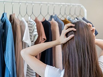 そのトレンド……じつはもう終わってます!取り残された40代が初夏にやりがちなNGコーデ
