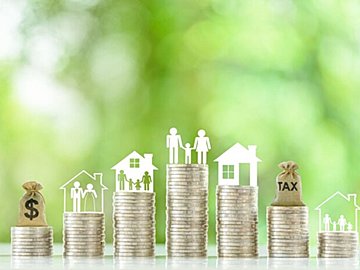 【税理士が解説】親からもらったお祝い金や教育費に「贈与税」はかかる?