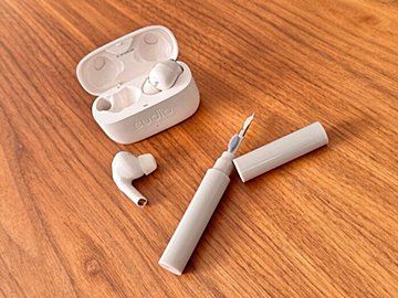 【セリア】ひとつ持っておくと便利!細かい部分の掃除ができるモバイルクリーニングツール