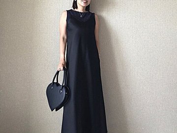 【ユニクロ】だから着痩せして見えるのか!話題のサテンワンピが細見えします!