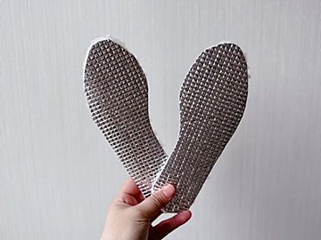 【ダイソー】足元からあったかくしよう!冬限定でも買う価値のあるインソール!