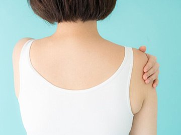 肩が痛くて夜も眠れない⁉40歳以上の女性は「四十肩・五十肩」に注意して!