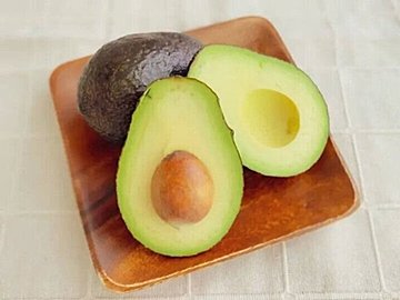 野菜のプロが解説!「アボカド」をスーパーで買うときに失敗しないコツとは?