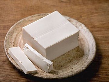 「豆腐」を食べすぎるとどうなる?じつは「臭い」に関連したデメリットも