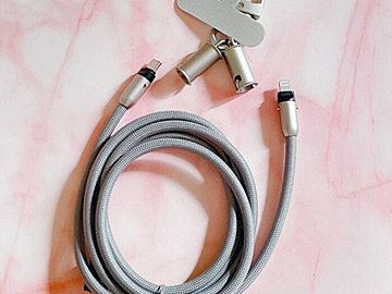 これで探さない・忘れない 3COINSのスマホショルダーが私の相棒に