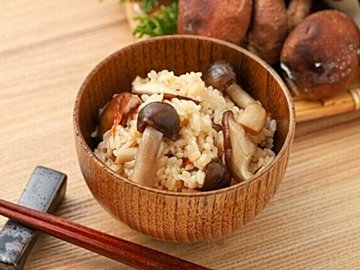 秋と言えば炊き込みご飯!カラダの不調を整える食材の組み合わせ5選を薬膳のプロが解説