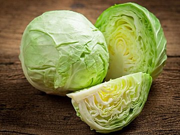 1玉買っても困らない!キャベツの使わない分は冷凍して!野菜ソムリエが失敗しない冷凍方法を解説