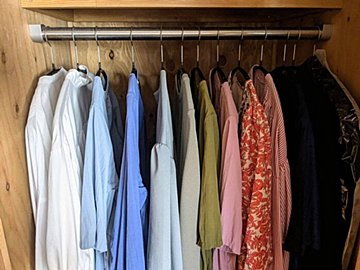 「服はたくさんあるのに着る服がない」問題の解決法3選!片付けのプロが教えます