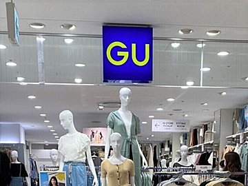 【GU】1,290円には見えない!40代でも華奢見え&着回し力抜群な万能タンクトップ