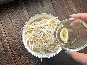 「炒める前」が重要だった!もやしをシャキシャキに炒める超簡単な神ワザ