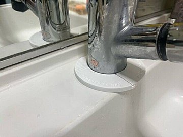 【ワッツ】水漏れ、水アカさようなら!吸水ストーン 蛇口吸水ツールが便利!