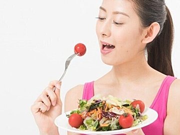 ダイエットで「ドレッシング」を使うならどれが正解?管理栄養士が種類別のカロリーや特徴を比較!