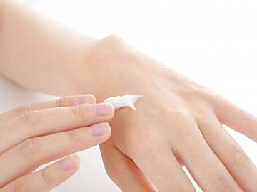 もしかして皮膚ガンかも!?大きくなるほくろやシミ、毎日の日焼けも要注意!