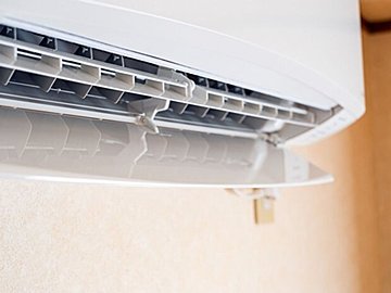 室内の熱中症対策にも!「エアコン掃除」で冷房効率はどれくらい変わるの?