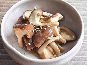 【旬食材】しいたけの汚れ、どうしている?水で洗っちゃダメだよ&メイン食材しいたけだけの簡単レシピ2選