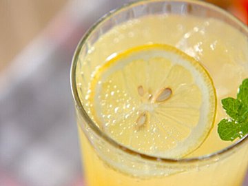 レモン水の基本の作り方や効果は?朝1杯のレモン水でスッキリさわやか!