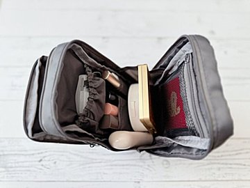 【3COINS】見つけたらすぐ買って!ごちゃつきがちなコスメがすっきりとまとまる化粧ポーチ