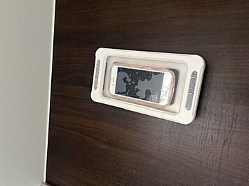 【3COINS】お風呂場やキッチンなどでも使える!防滴スマホケースplusが超便利!!
