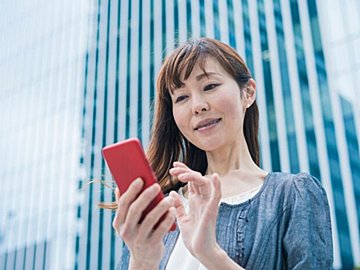 ミドル世代のマッチングアプリ事情とは?中高年の婚姻スタイルの変化なども影響