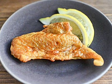 捨てないで!栄養豊富な鶏皮を料理に取り入れれば、簡単にコク旨が手に入る!おすすめレシピ2選