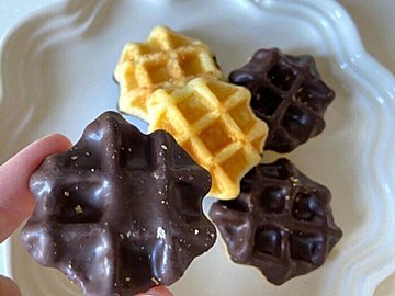 【ロピア】パン売り場に並んでいた「おやつ」がバターリッチで驚いた!