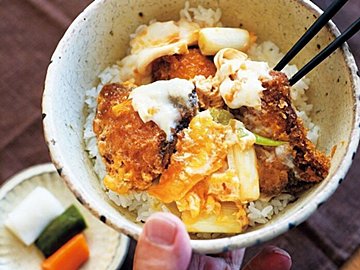 脂ののったぶりは背側と腹側を使い分けるのが◎ぶりのごま照り焼き&ぶりカツ丼レシピ