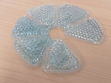 ダイソーのおすすめ暑さ対策「つぶつぶ保冷剤 ヘッド用」は買って損なし!便利すぎて手放せない