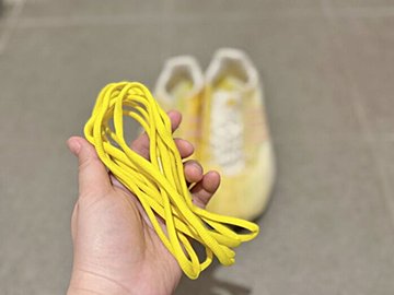 「古い靴の靴紐」は捨てないで!じつはまだまだ活用できるんです!