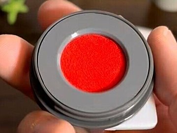 印鑑とセットで置きたい!【セリア】「生活の質が上がる」「考えた人天才!」必要なものが一緒になった万能アイテム!