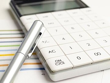 年間24万円の削減に!節約の専門家が実践した固定費の見直しポイントと金額を大公開