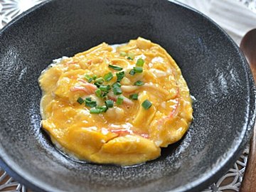 レンジ2分【とろとろ卵のかに玉】混ぜてチンするだけ!ご飯に合う卵の人気おかずレシピ