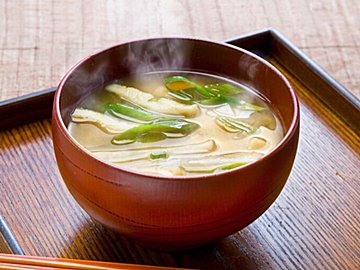 味噌汁づくりの意外なNG行為って?味噌汁を美味しく作るためのコツ