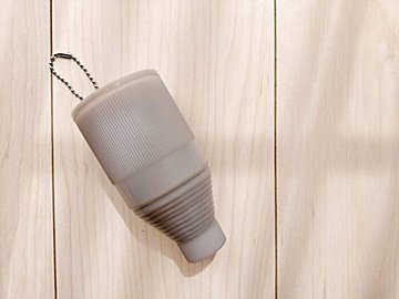 【ダイソー】濡れた傘を持ち歩くストレスゼロ!雨の日が超快適になる神アイテムを一瞬でさらに使いやすく!