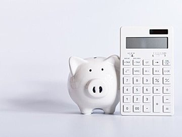 2歳未満の子どもを育てるワーママがもらえる給付金って?申請すればお金をもらえるのはどっちクイズ!