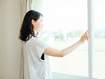 「少しでも節約しながら部屋を冷やしたい!」気象予報士が夏に注目する「窓の方角」とは