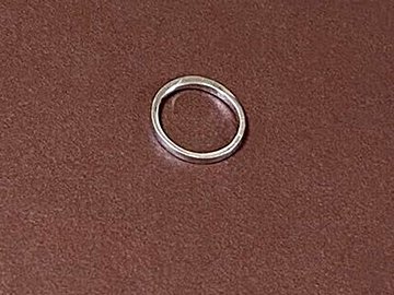 結婚指輪を外して出かけた妻に、急いで電話をかける夫!あまりの慌てように「愛を感じる」と15万人がほっこり