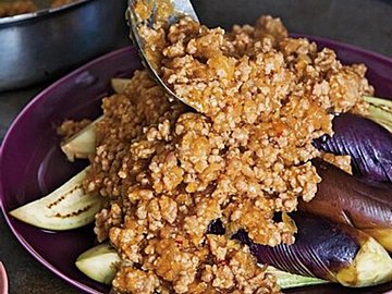 油が少なくすむうえに時短!レンジ蒸しなすの麻婆ひき肉がけレシピ