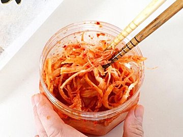 『もう捨てない!』キムチの残り汁の活用レシピ2選「おいしすぎる」「目からウロコ」