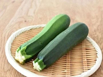 ズッキーニの人気レシピ15選!焼く?炒める?そのまま?