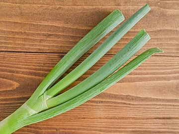 【旬食材】長ねぎをそのまま冷蔵庫に入れないで!&長ねぎがおいしい♪副菜・主菜・主食レシピ