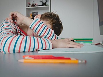 宿題がはかどらない→自室にこもる→衝撃の姿で登場!9歳男子の気持ちの切り替え方が斬新すぎ