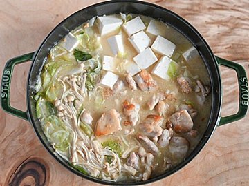 【カルディVS.無印良品】何が違うの?値段は?味は?料理家が「鶏白湯鍋の素」を徹底比較