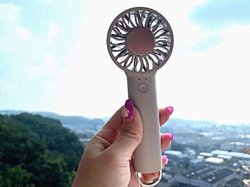 3COINSでハンディファンを買うならコレ!「ペルチェ付き2重構造ハンディファン」が優秀!