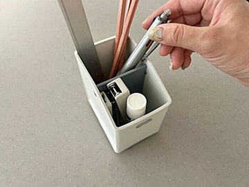 【セリア】セット買いがおすすめ!整理収納のプロも絶賛、デスク周りの文具収納に悩んだときにおすすめのアイテム