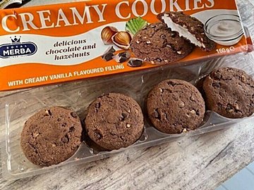 【カルディ】これは贅沢!ご褒美にも。ミルククリームが入ったチョコチップ&クリームクッキー