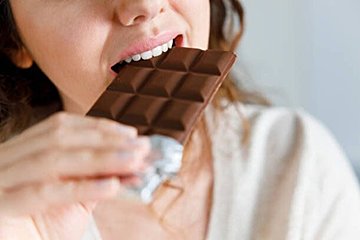 「チョコレート」を食べすぎるとどうなる？知っておきたいチョコレートのメリット＆デメリット